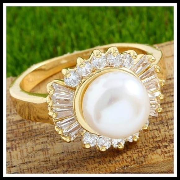 Unknown Jewelry - Fresh water Pearl and White sapphire Ring